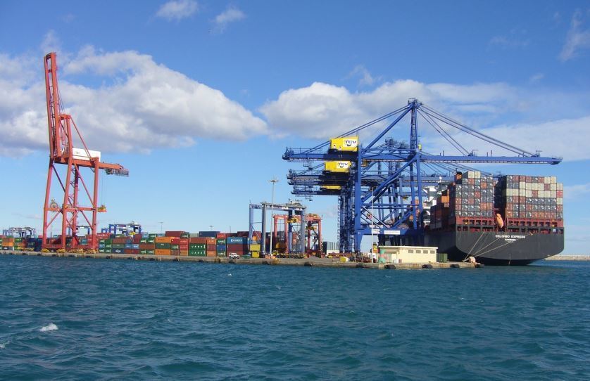 Imagen de la carga de un barco