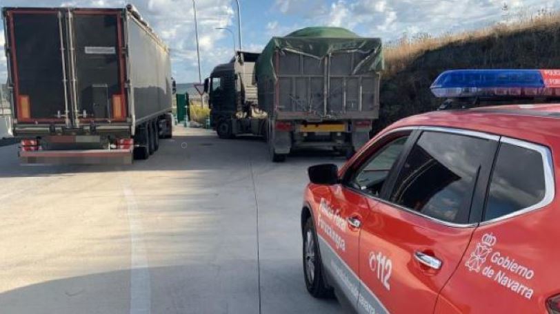 Control de camiones por parte de la Policía Foral