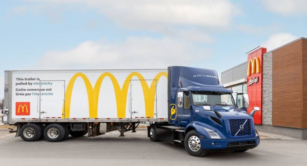 Imagen del Volvo VNR eléctrico de Martin Brower para McDonald's