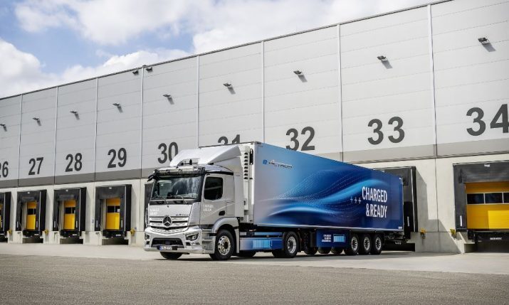 Mercedes-Benz Trucks electrifica el tráfico de entrega en la planta de Wörth
