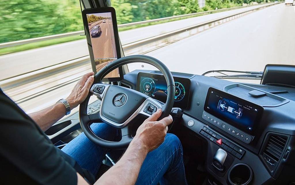 Imagen de Mercedes-Benz Trucks presenta el eActros de carga pesada en el IAA Transportation de Hannover