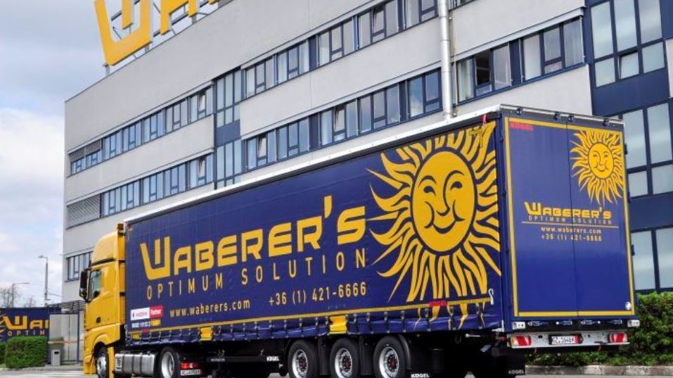 Imagen de un camión y la sede de Waberer's