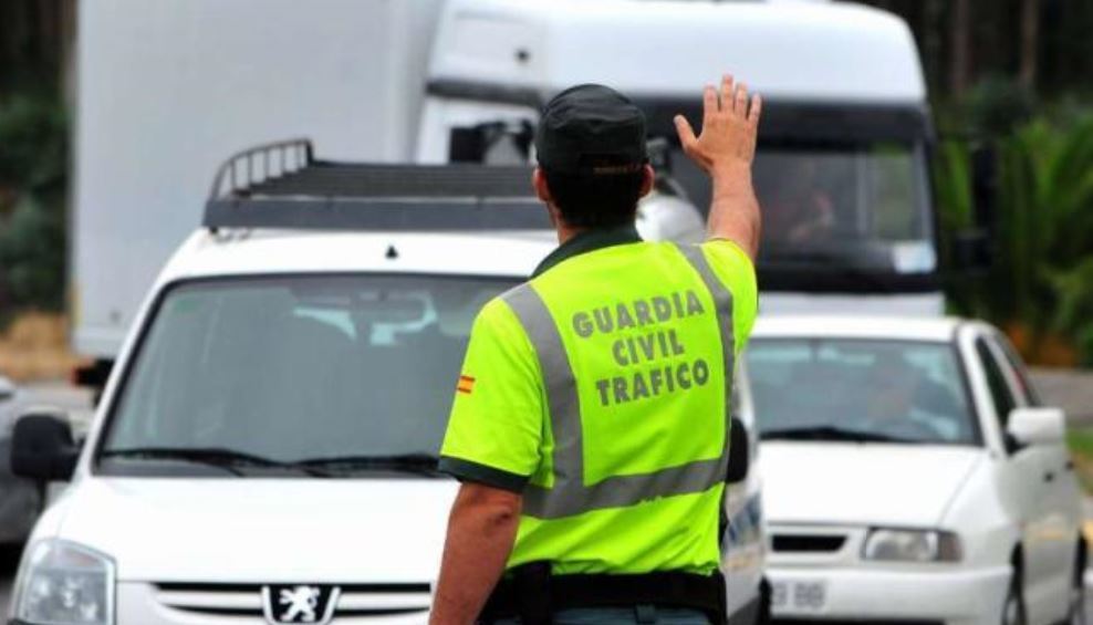 Imagen de un guardia civil de tráfico