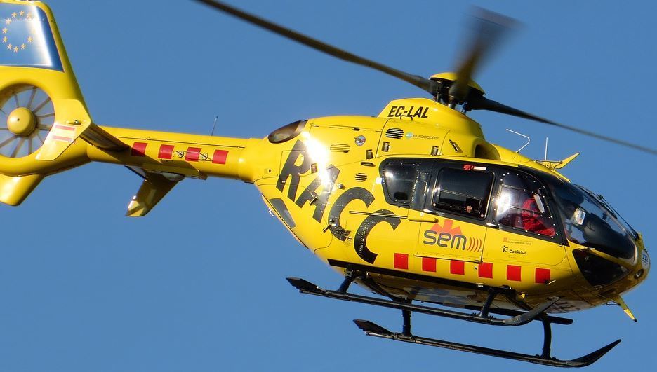 El conductor del autocar fue trasladado en helicóptero