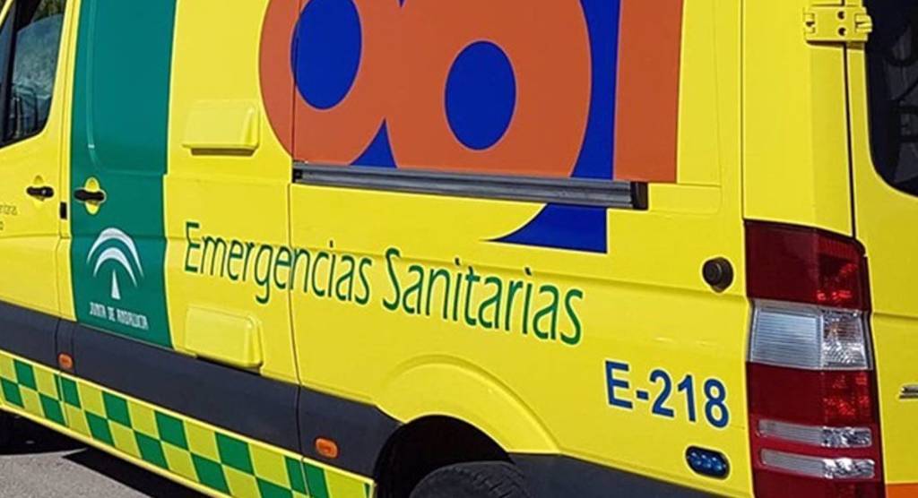 Imagen de muere un hombre al volcar el camión que conducía