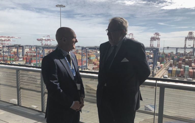 Representantes del Gobierno de Navarra visitan el Puerto de Barcelona