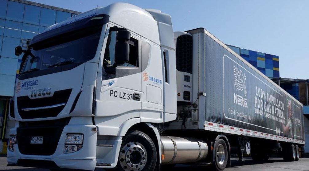 Imagen de Nestlé Chile incorpora la flota de camiones de GNL más grande del país.
