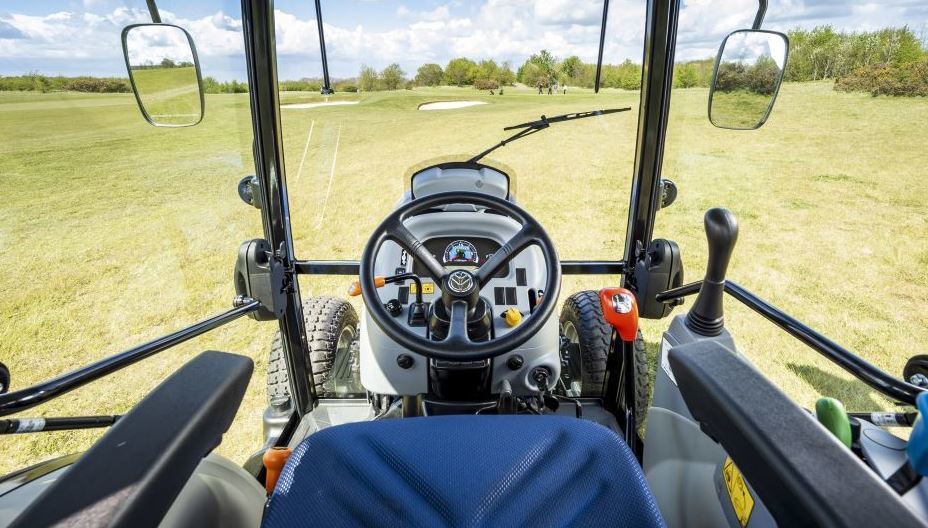 Imagen del tractor New Holland compactos Stage V Boomer