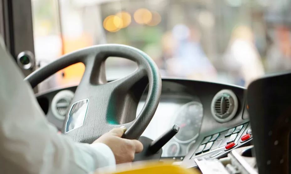 Imagen de conductores de autobús en Baleares y condiciones dignas