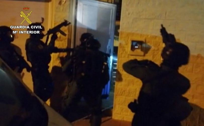 Imagen de la intervención de la guardia civil