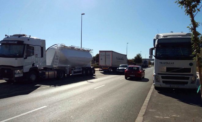 PARKINGCAMIONESVILAREAL
