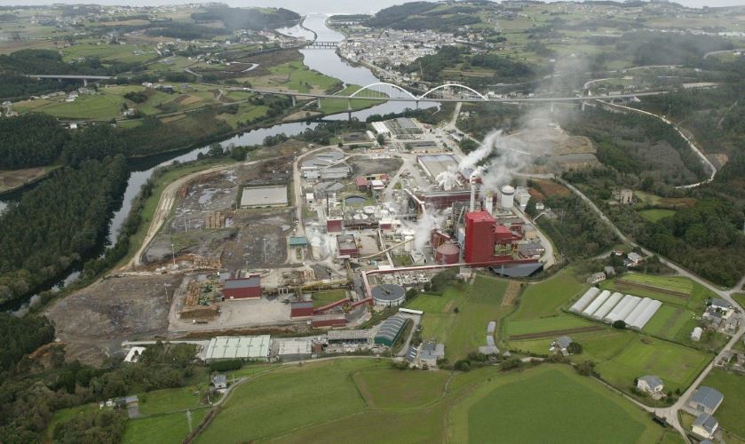 Imagen de la fábrica de Ence en Navia