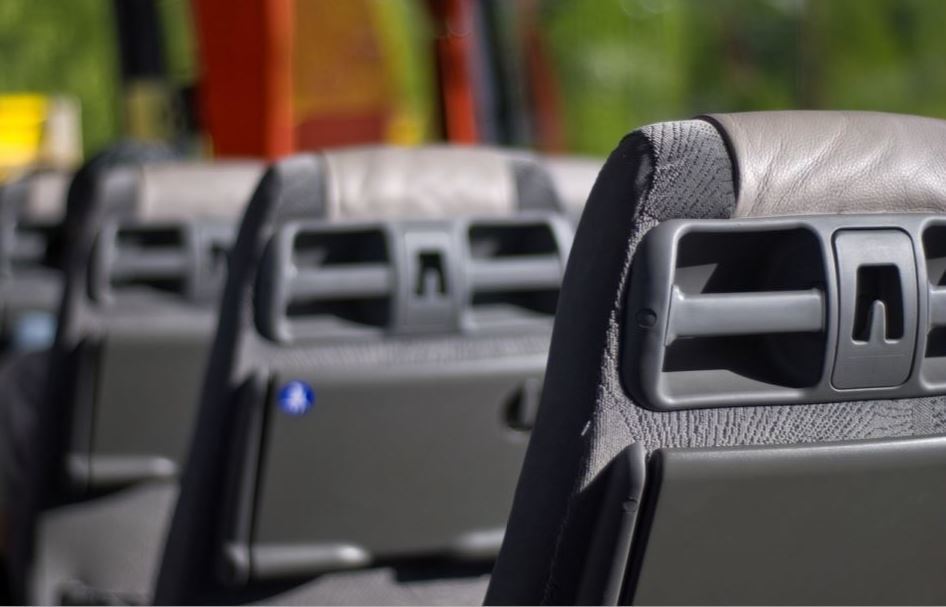 Interior de un autobús vacio