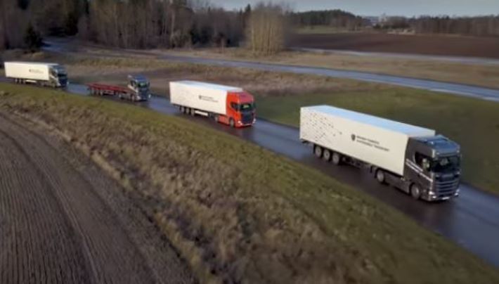 Camiones de Scania participando en la prueba de platooning