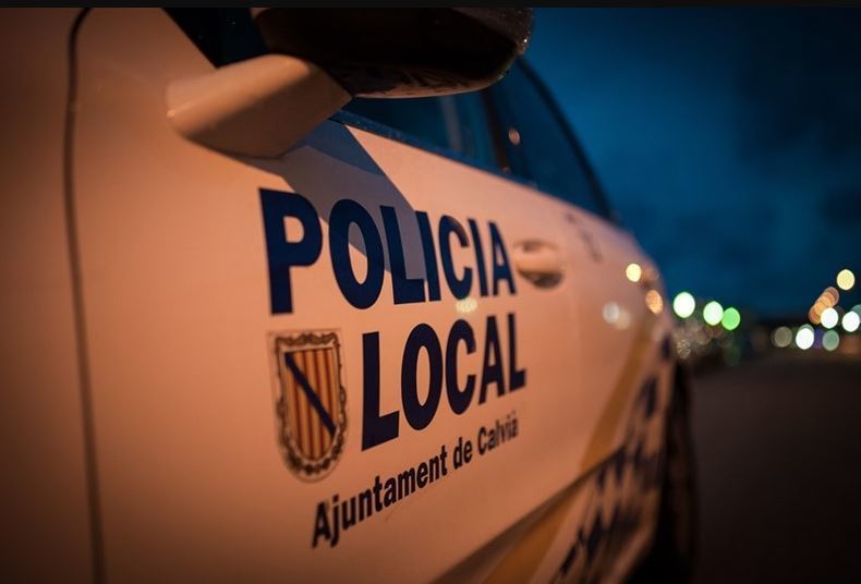 Un coche patrulla de la Policía Local de Calviá