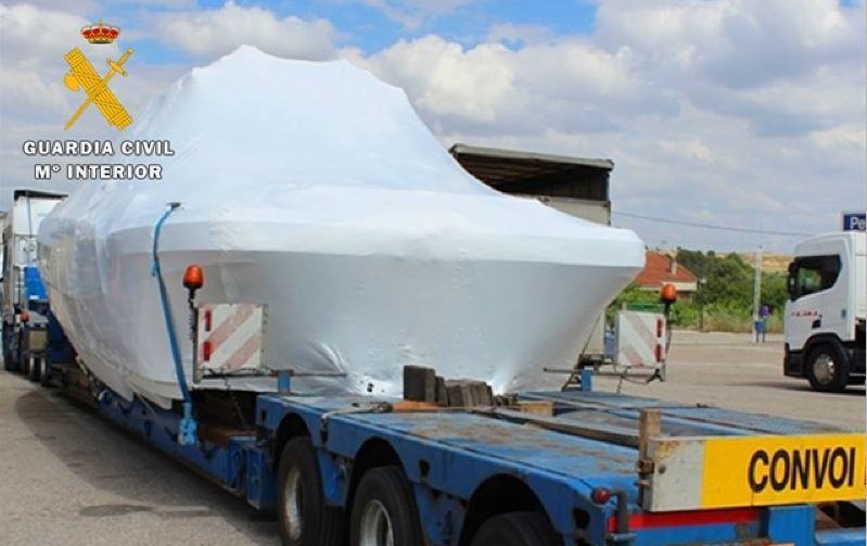 Imagen del camión en el que viajaban los polizones