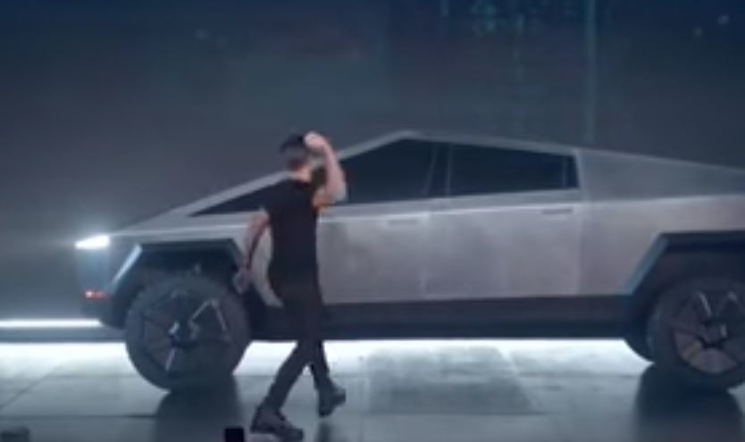 Imagen de la presentación de la furgoneta de Tesla