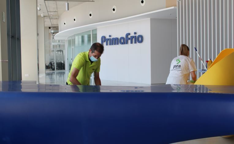Trabajadores en las instalaciones de Primafrio