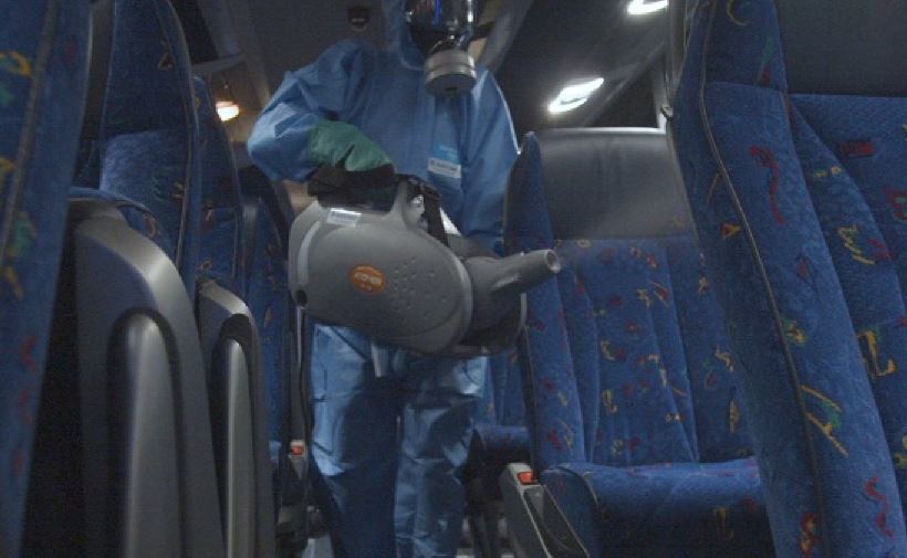 Nebulización en uno de los autobuses de Alsa