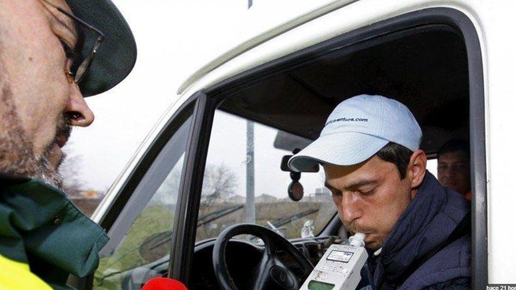 Imagen de un conductor sometido a la prueba de alcoholemia
