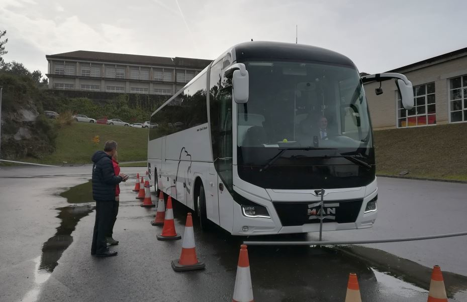Un conductor realizando una prueba