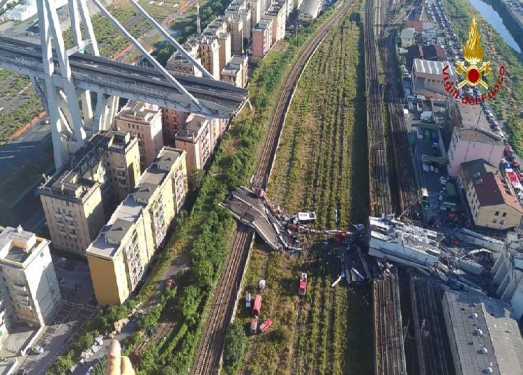 Imagen del puente de la A-10 en Génova