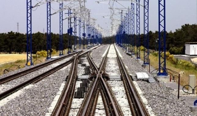 30/06/2011 Línea AVE. La renovación de la catenaria entre Reinosa y Mataporquera se encuentra en su última fase y concluirá en verano. POLITICA ECONOMIA ESPAÑA EUROPA ADIF
