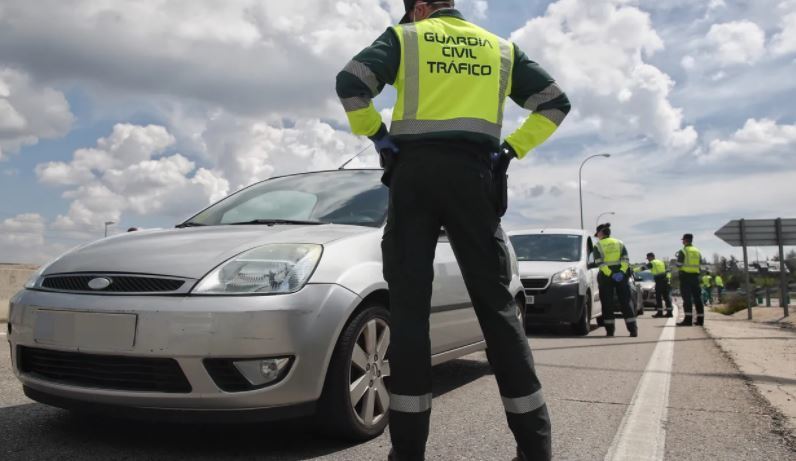 Un control de movilidad de la Guardia Civil