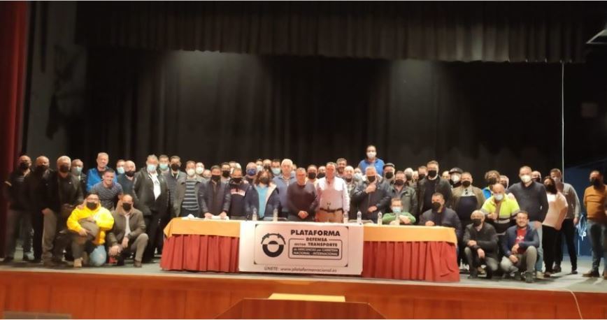 Imagen de la asamblea de la Plataforma en Defensa del Sector del Transporte