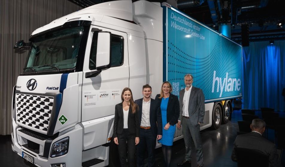Imagen de Primer camión de hidrógeno Hyundai matriculado en Alemania. Fotos