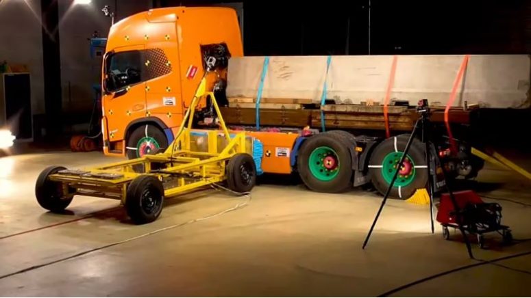 Pruebas de choque de seguridad con los camiones eléctricos de Volvo