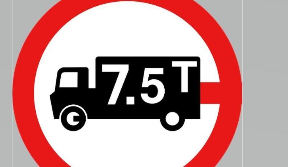 Señal de las restricciones para camiones, año 2021