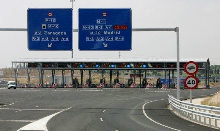 Enlace antes del peaje con las autopistas radiales,