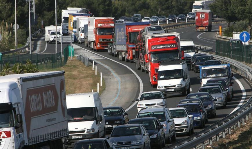 Camiones en carretera