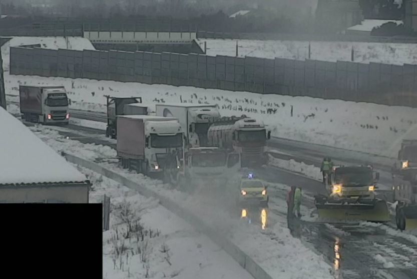 Imagen de los camiones atrapados en la A-9 en Francia