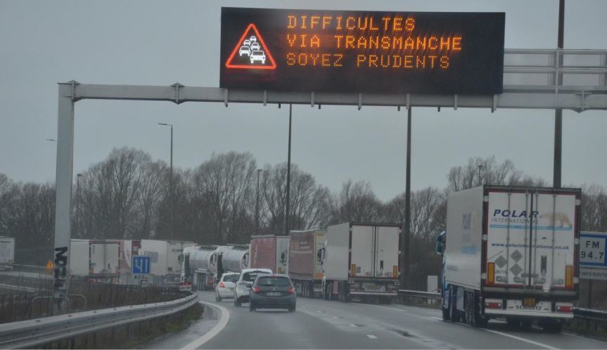 Colas de camiones por la huelga de funcionarios de aduanas