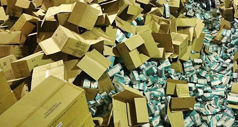 Imagen del robo de 2 millones de mascarillas