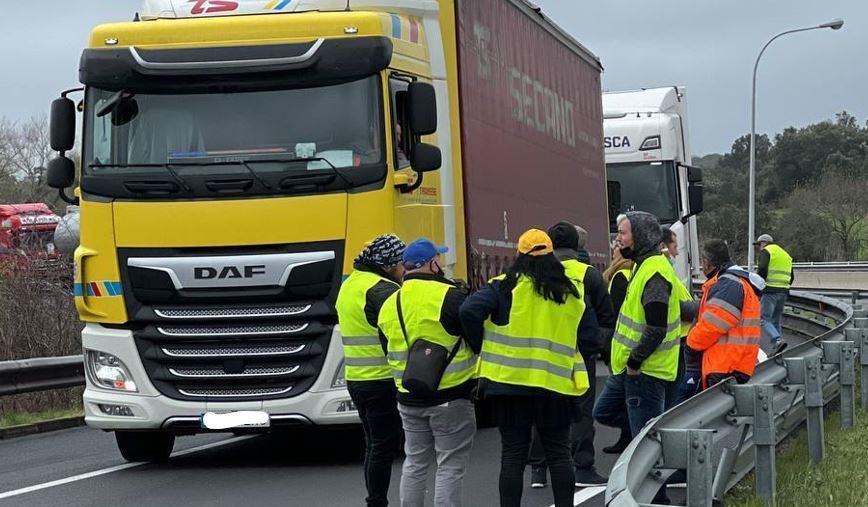 Imagen de el transporte sigue en pie de guerra