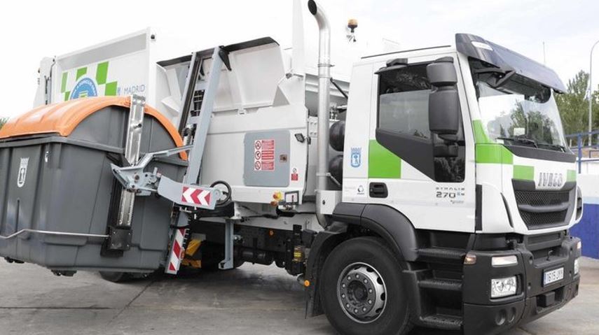 Imagen de recogida de residuos premiado por Recyclia