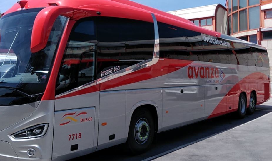 Imagen de un autobús de Avanza