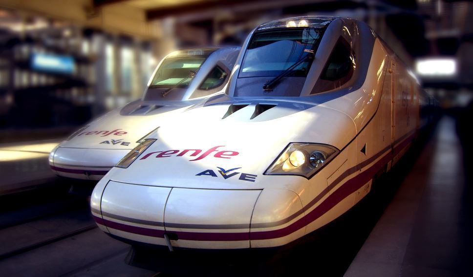 Renfe convoca un concurso de ideas para renovar la marca AVE