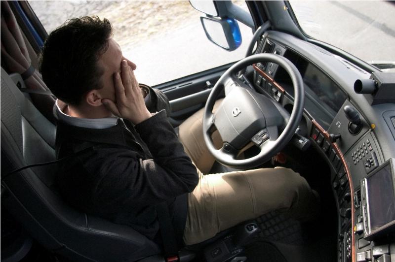 Un camionero con sueño