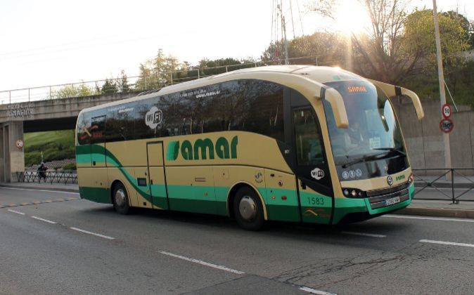 Autobús de Samar circulando.Foto: Rubén Elvira