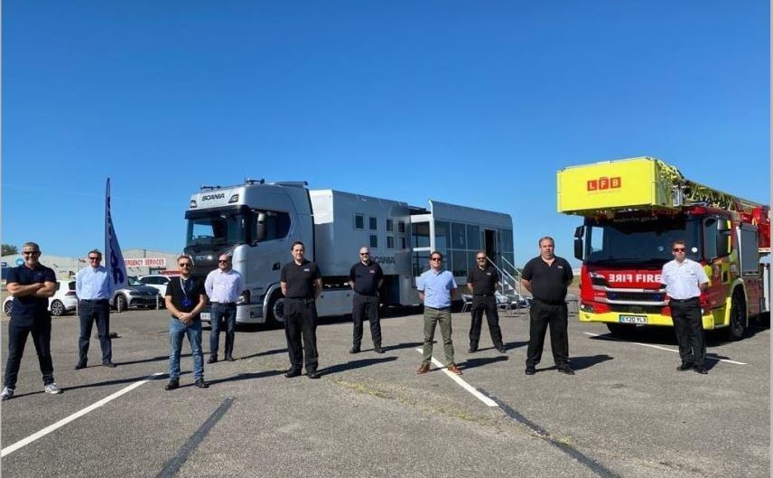 Imagen de los formadores de Scania U.K. y los Bomberos de Londres