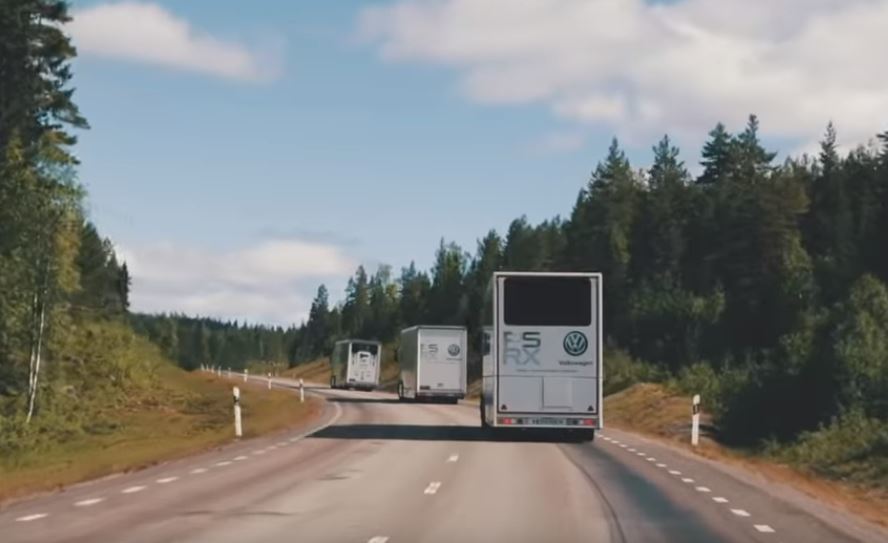 Imagen de los tres camiones Scania