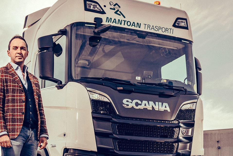 imagen del Scania V8