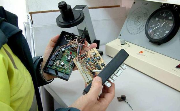 Imagen de un tacógrafo manipulado