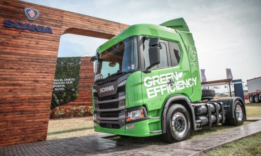 Scania Argentina exhibe sus motores y camiones a gas en la ExpoAgro