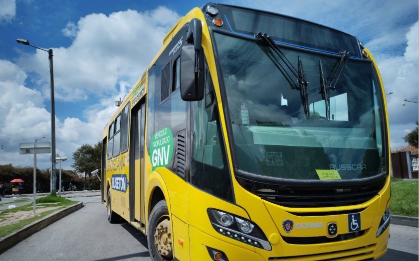 Scania Colombia entrega 322 autobuses a Bogotá con motores de GNC
