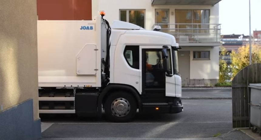 La cabina con puerta de vidrio abatible de la serie L de Scania